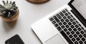 How much does it cost to hire a person to make a website?